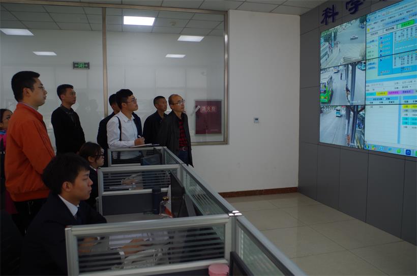四川交通職業技術學院副院長考察我公司.JPG